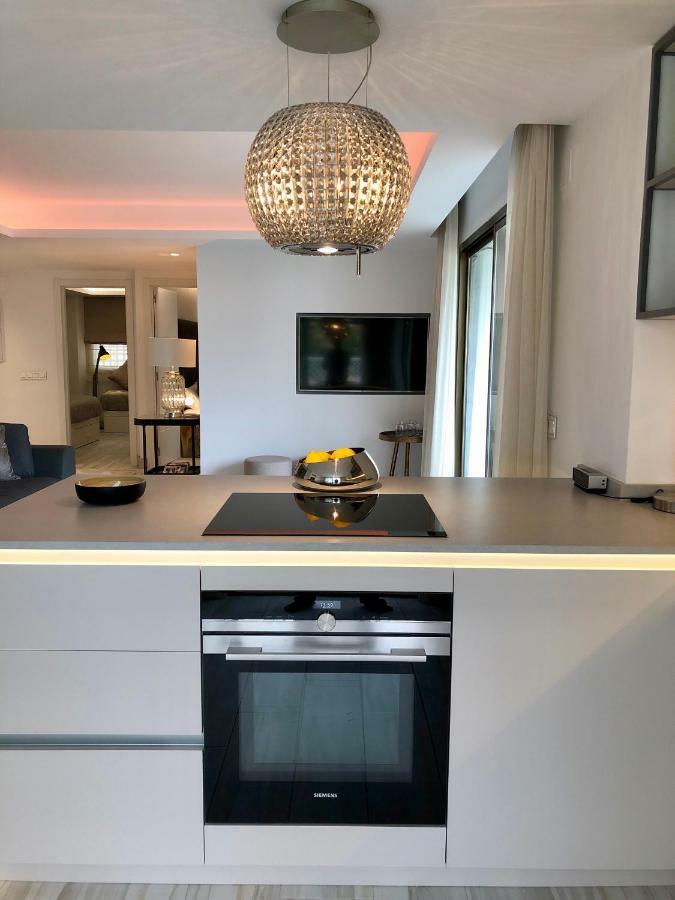 Luxury Apartment In La Isla, Walking Distance To Puerto Banus Marbella Luaran gambar