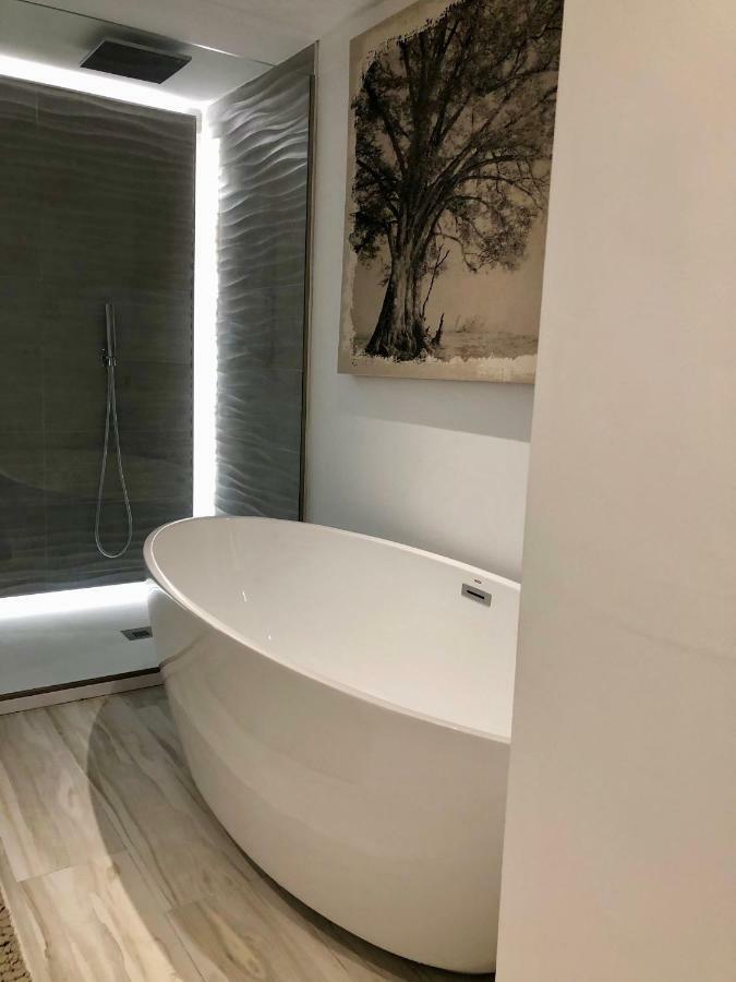 Luxury Apartment In La Isla, Walking Distance To Puerto Banus Marbella Luaran gambar