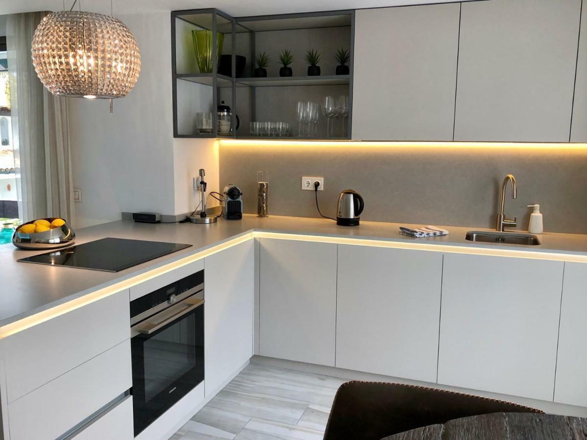 Luxury Apartment In La Isla, Walking Distance To Puerto Banus Marbella Luaran gambar