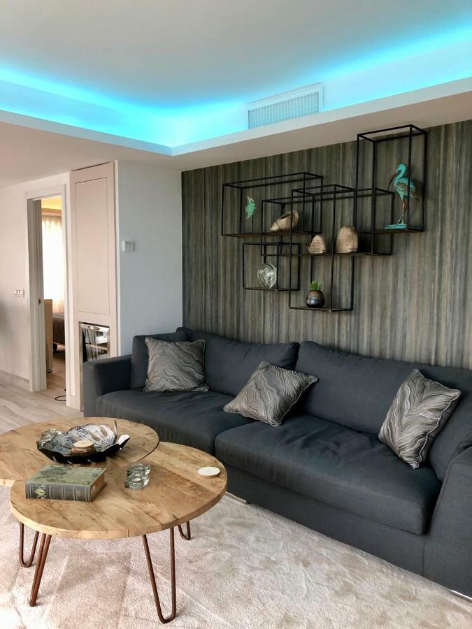 Luxury Apartment In La Isla, Walking Distance To Puerto Banus Marbella Luaran gambar