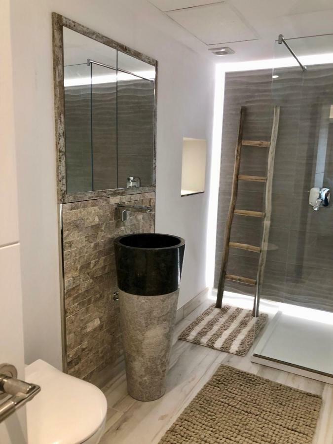 Luxury Apartment In La Isla, Walking Distance To Puerto Banus Marbella Luaran gambar